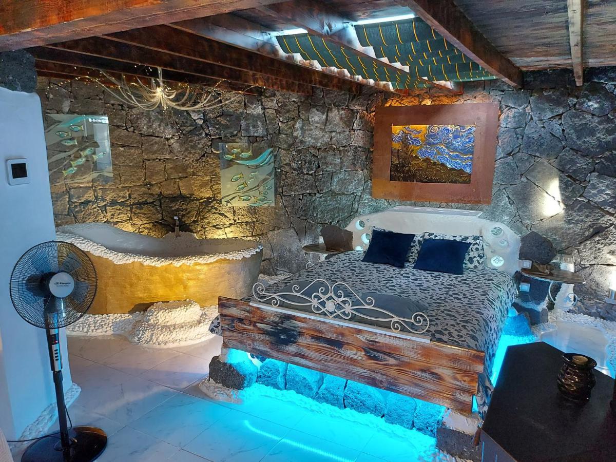 Aloelux Villa ! - Private Villa With Jacuzzi, Cinema ,Massage ,Wonderful View, Art Desing Villa Conil Luaran gambar